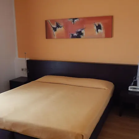 Отель & Castelli 4*